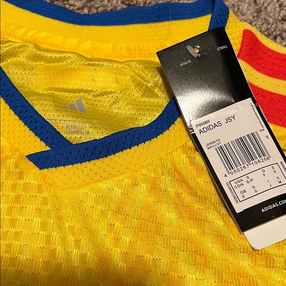 2026 Colombian soccer team jersey women size S(XS) - Picture 2 of 3